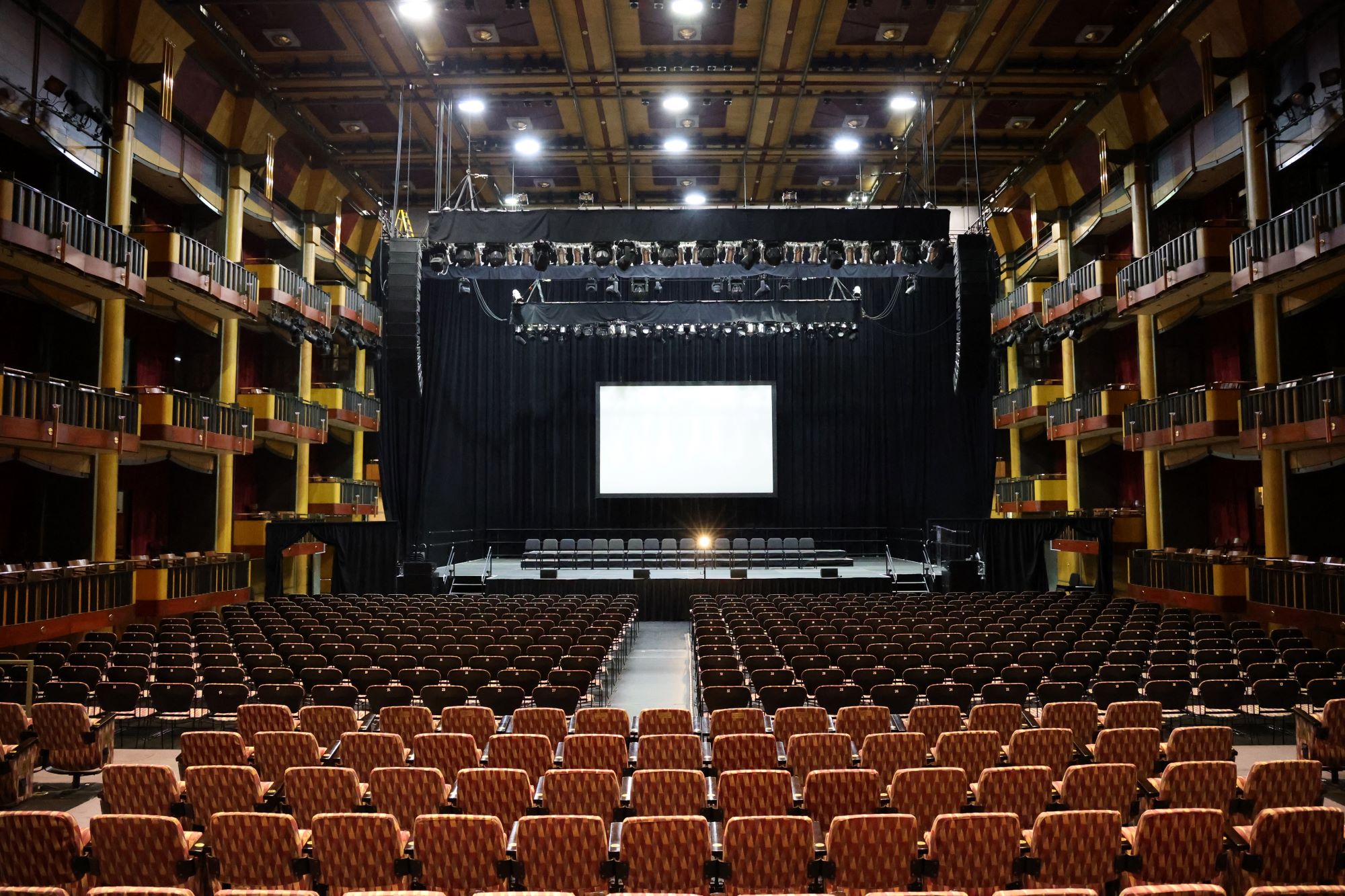arena view from house desk